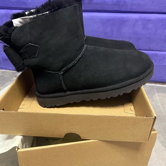 UGG Naveah Classic Bailey Boots Black Size 7 - Picture 7 of 14